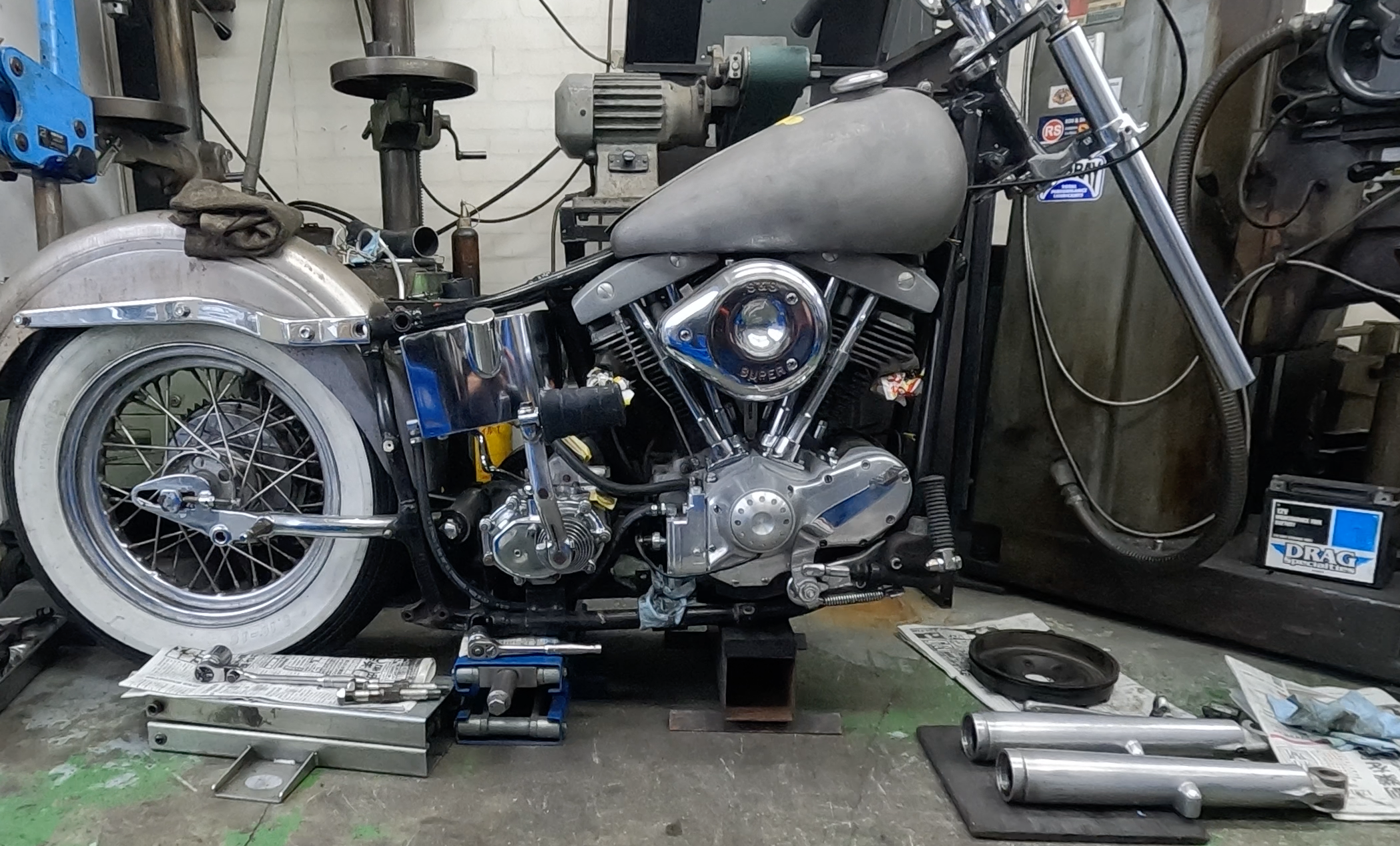 ショベル アーリー 1968年から外し フロントフェンダーバンパー バンパー 中古品！！ 1968 FLH ⁄ アーリーショベル | ３BYO-SHI☆HDのブログ